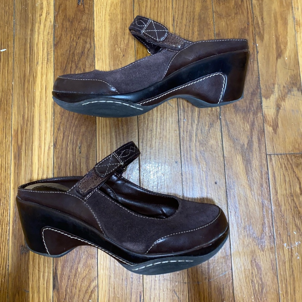 Rialto Brown Comfort Clogs